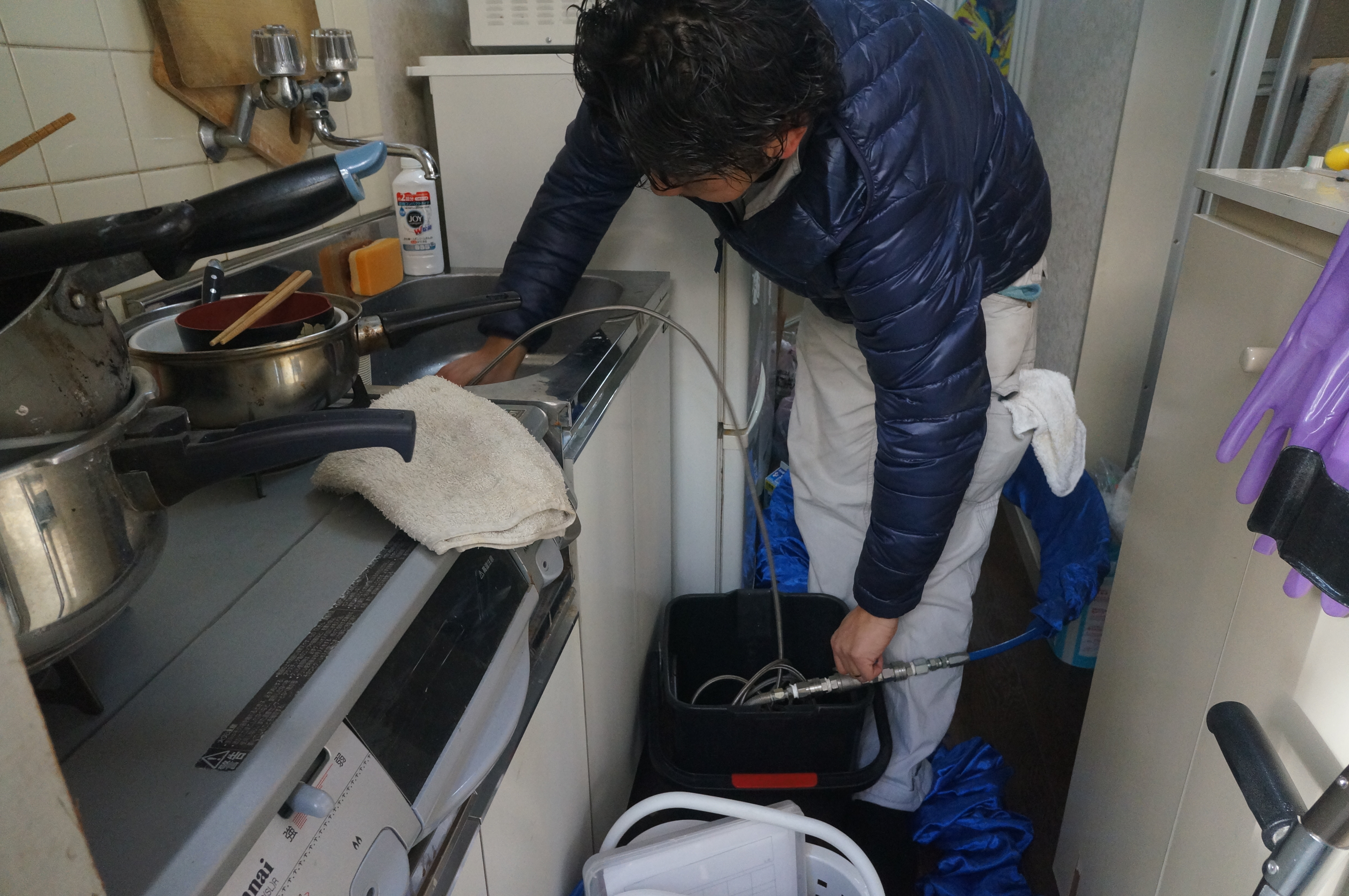 排水管高圧洗浄清掃ってどういった時にやるの どのくらいの頻度でやるの 神奈川県で床 ガラス カーペット清掃業者をお探しならマコムへ