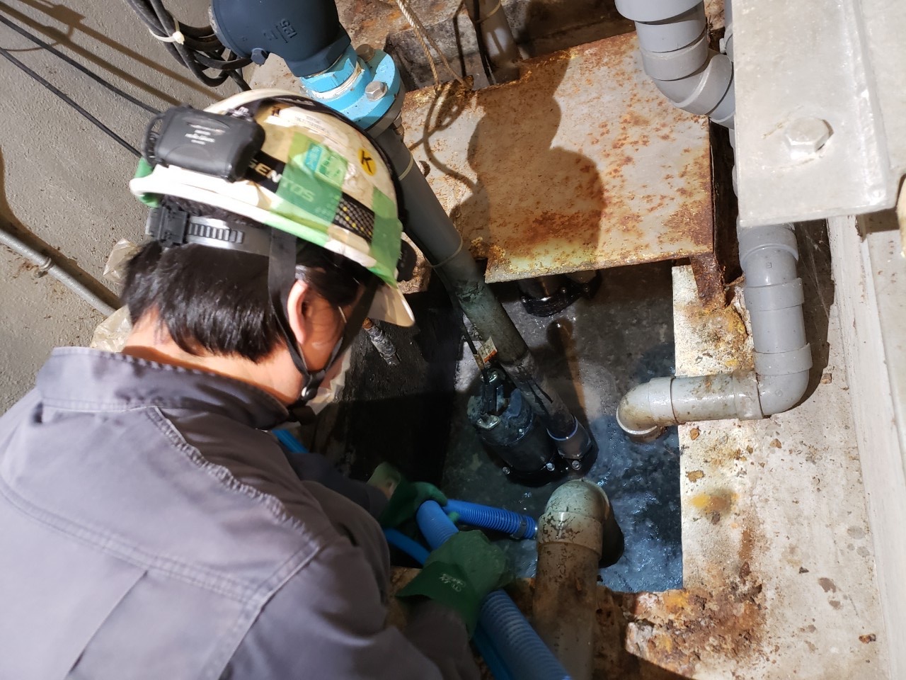 年1回の清掃頻度の汚水槽が半年で満水センサーが発動！ゆとりを持った