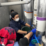 【※閲覧注意】小便器系統排水管は定期的にメンテナンスしないと排水管内は酷い状態に…